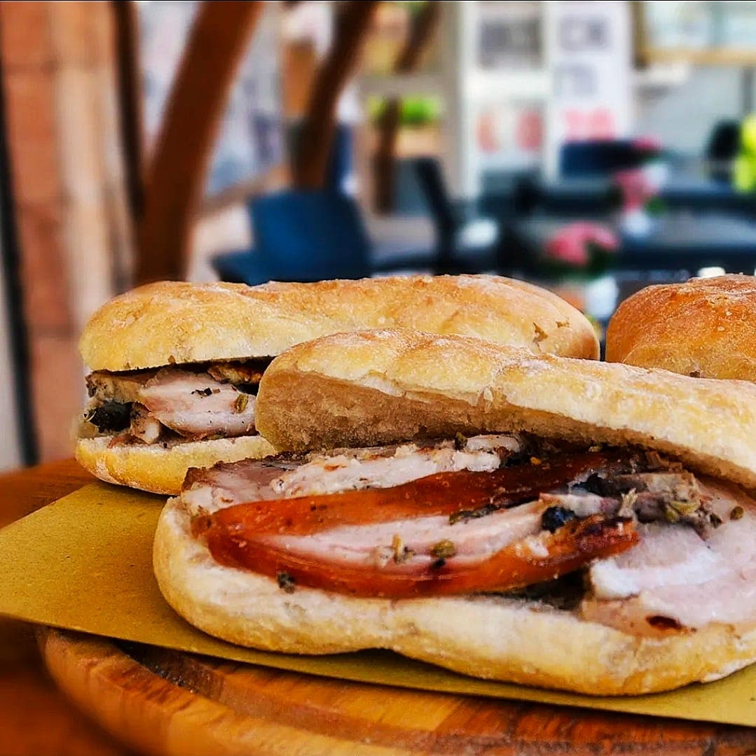 Panino con porchetta